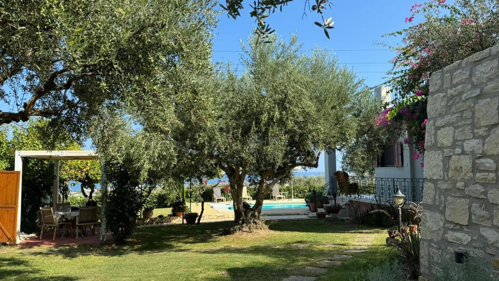 Lily'S Cottage Платанес Екстер'єр фото