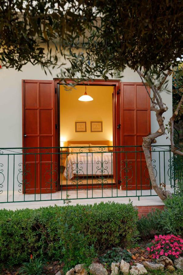 Lily'S Cottage Платанес Екстер'єр фото