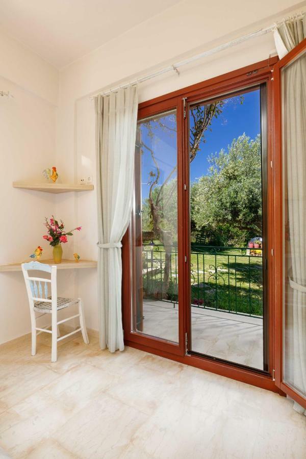 Lily'S Cottage Платанес Екстер'єр фото